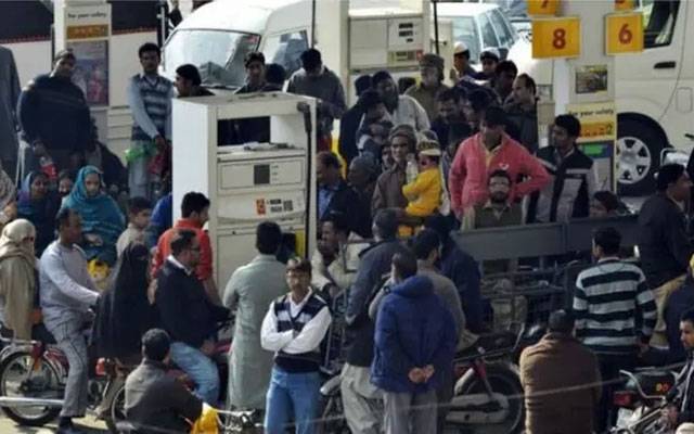 لاہور میں پیٹرول بحران شدت اختیار کر گیا، سپلائی مکمل طور پر معطل