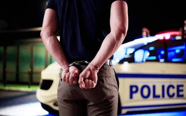 لاہور میں اسلحے کی نمائش اور ناجائز اسلحہ رکھنے پر 4 ملزمان گرفتار