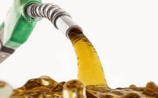 وفاقی حکومت کاپیٹرول، ڈیزل اور مٹی کے تیل پر لیوی برقرار رکھنے کا فیصلہ