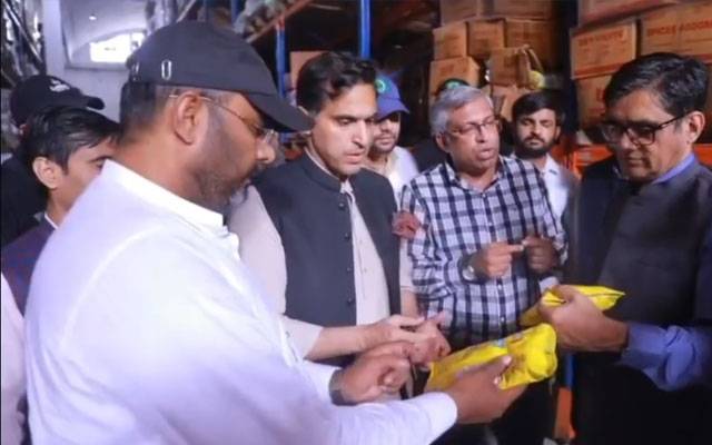 پنجاب فوڈ اتھارٹی کا بڑا ایکشن، معروف سپر اسٹور سے 4,730 کلو ایکسپائر اشیاء برآمد