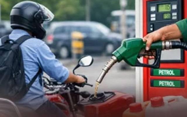 پٹرول مہنگا، بائیکیا رائیڈرز شدید مالی دباؤ کا شکار