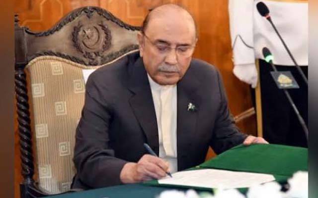  یومِ الحاقِ پاکستان : پاکستان اپنے کشمیری بھائیوں اور بہنوں کے ساتھ شانہ بشانہ کھڑا رہے گا : صدر مملکت 