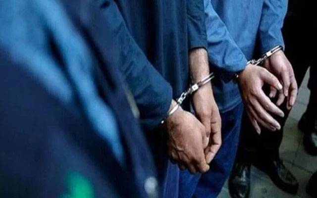 لاہور میں پولیس کا بڑا کریک ڈاؤن، ون ویلر گینگ کا سرغنہ اور ڈکیت گرفتار