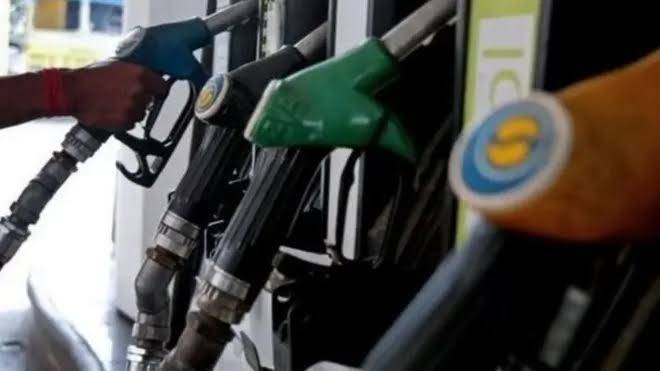 امریکا میں پٹرول کی اوسط قیمت دوبارہ 4 ڈالر فی گیلن سے تجاوز کر گئی