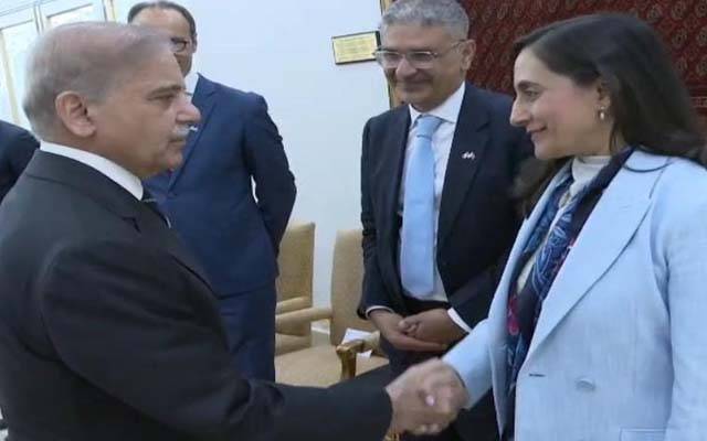 کینیڈا کی وزیر خارجہ کی وزیر اعظم سے ملاقات، تجارت، سرمایہ کاری ختلف شعبوں میں تعاون کے فروغ پر اتفاق 