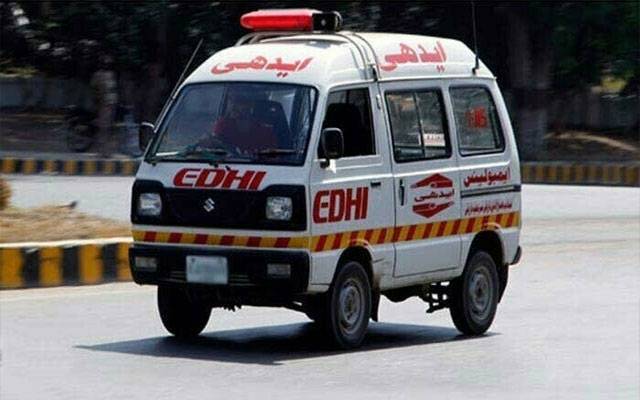 لاہور: ڈی ایچ اے فیز 4 میں گھر کی چھت گر گئی، 4 افراد زخمی