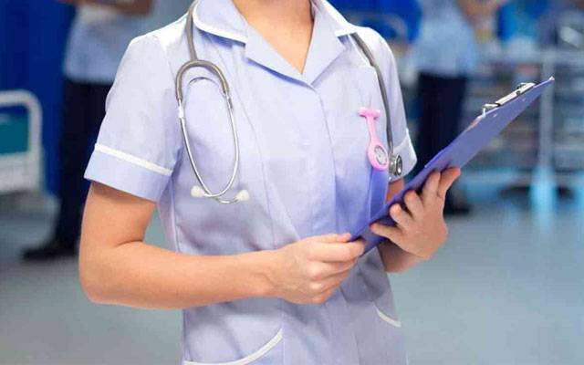 یونیفارم کی تبدیلی کا حکم، پنجاب بھر کی نرسز اضافی اخراجات پر پریشان