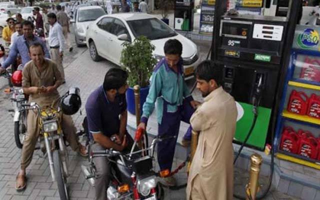 پیٹرولیم مصنوعات کی قیمتوں میں اضافہ ، شہری پھٹ پڑے 