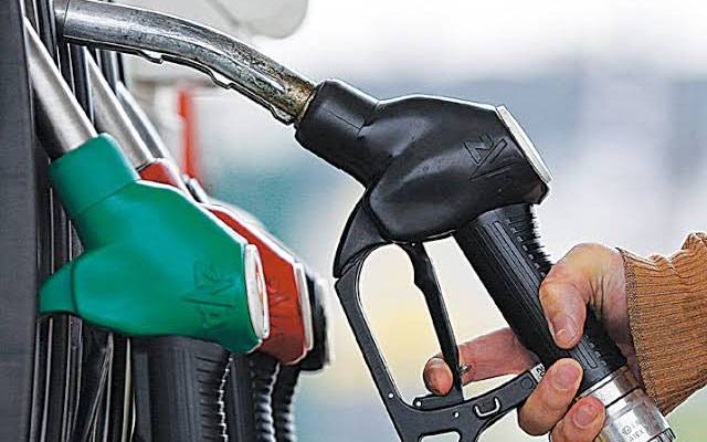 پیٹرولیم مصنوعات ایک ہفتے میں کتنی مہنگی؟ جانیے