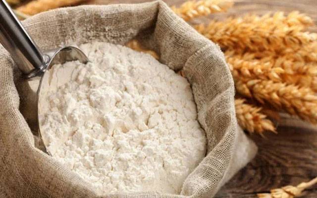5 کلو آٹے کا پیک، قیمت عوام کی پہنچ سے باہر 