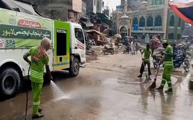 مون سون الرٹ: بادامی باغ منڈی میں صفائی آپریشن تیز، دو روز میں 94 ٹن سے زائد ویسٹ اٹھا لیا گیا