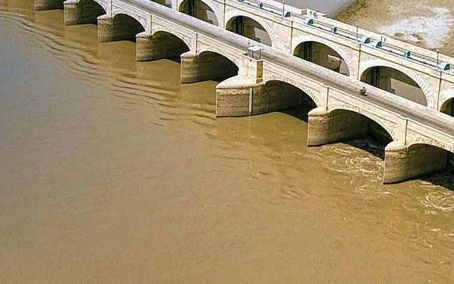دریائے سندھ میں گڈو بیراج پر پانی کی سطح مزید بلند، درمیانے درجے کے سیلاب کا خدشہ