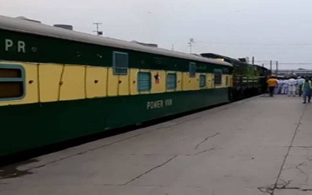 لاہور اور کراچی کے مابین چلنے والی شالیمار ایکسپریس ایک ماہ کے لئے معطل 