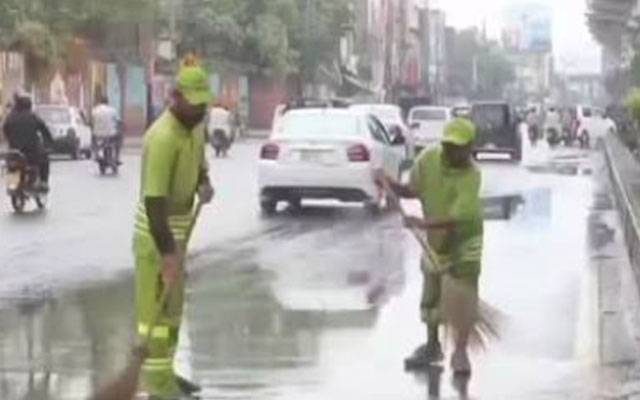 مون سون بارشیں: ستھرا پنجاب لاہور کی ٹیمیں فیلڈ میں متحرک، صفائی آپریشن جاری