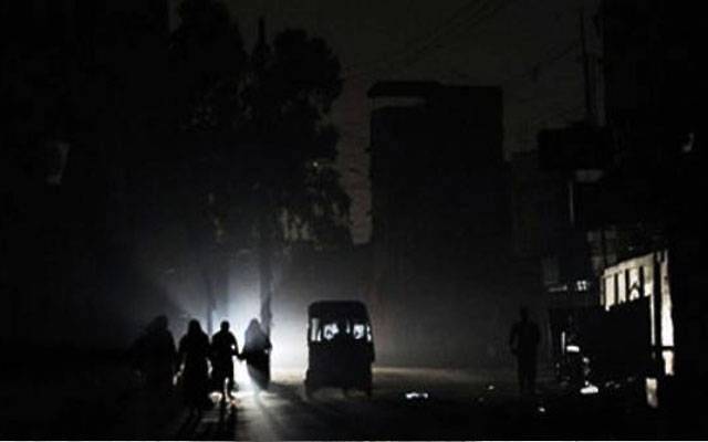 ڈیورنڈ روڈ لائٹس خراب ہونے کے باعث اندھیرے میں ڈوب گیا 