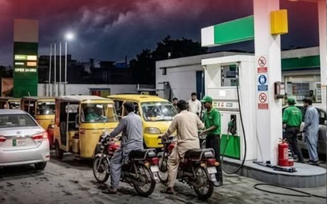 پٹرولیم مصنوعات کی قیمتوں میں چند پیسے کی کمی پر شہری حکومت پر برہم
