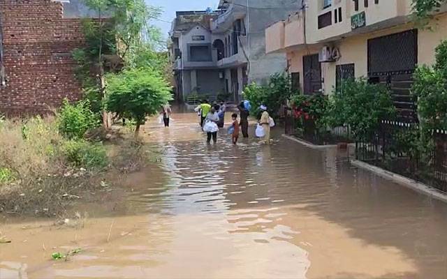 رچنا ٹاؤن اور گلشنِ عطار سیلابی پانی میں ڈوب گئے