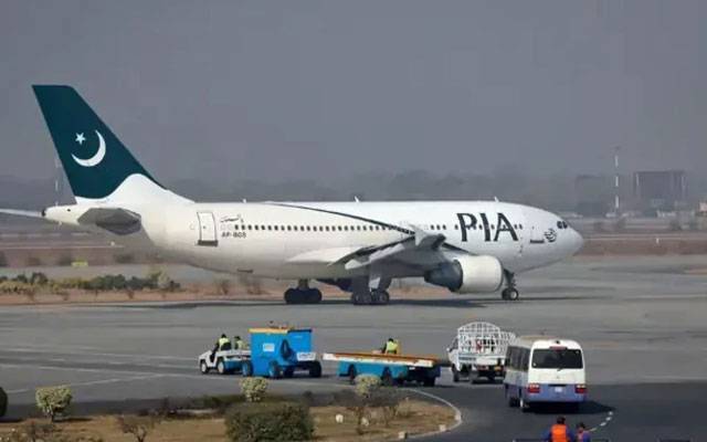 دبئی: پی آئی اے کی پرواز میں ہنگامہ، متعدد مسافر گرفتار 
