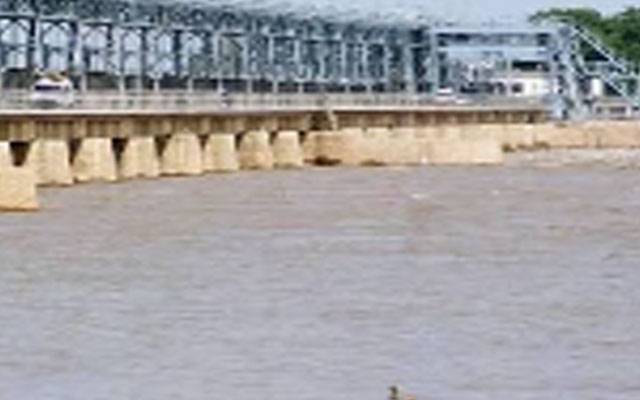 دریائے سندھ میں کالاباغ اور چشمہ کے مقامات پر نچلے درجے کا سیلاب