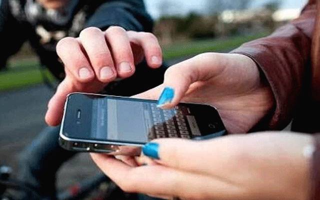 لاہور میں موبائل فون چھیننے کی وارداتوں میں 45 فیصد کمی