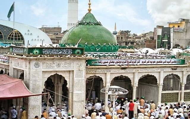 حضرت داتا گنج بخشؒ کا 983 واں سالانہ عرس، زائرین کیلئے دودھ کی روایتی سبیل قائم 