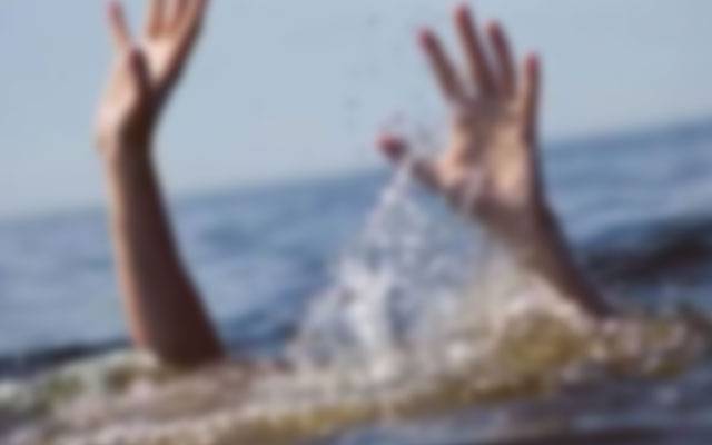 تھرپارکر: تالاب میں جمع برساتی پانی میں 2 بچے ڈوب گئے 