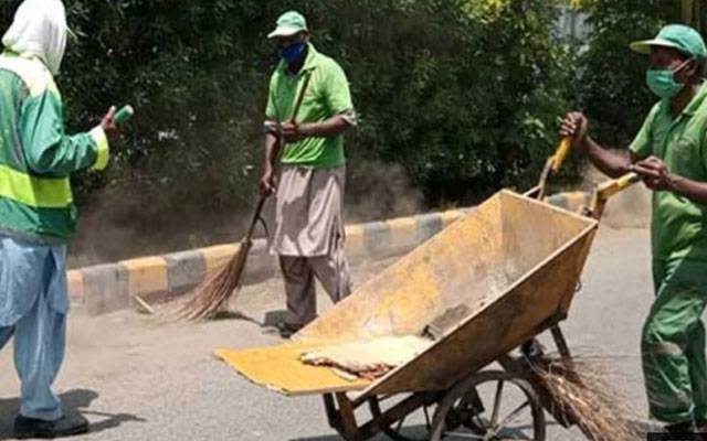 ستھرا پنجاب :شہر کے مختلف علاقوں میں صفائی آپریشن، 1,400 ورکرز اور 300 گاڑیاں فیلڈ میں متحرک