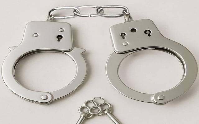 اسلام پورہ:خاتون سے واردات کرنے والے ڈاکو مبینہ پولیس مقابلے میں زخمی حالت میں گرفتار