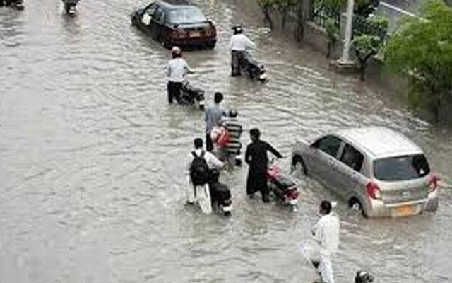  موسلادھار بارش؛ شہر کے متعدد علاقوں میں پانی جمع، عوام پریشان