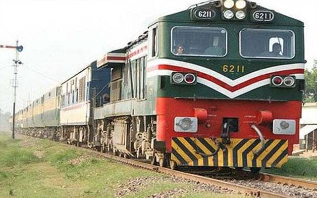 لودھراں : ہزارہ ایکسپریس کو حادثہ، بریک فیل ہونے سے ٹرین پٹڑی سے اتر گئی