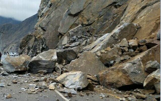 کالام بحرین روڈ پر کلاؤڈ برسٹ کے بعد شدید لینڈ سلائیڈنگ
