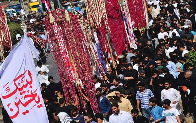 چہلم امام حسینؑ کا مرکزی شبیہ تعزیہ جلوس روایتی راستوں پر جاری