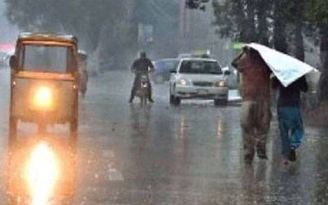 شہر کے مختلف علاقوں میں بارش،  سڑکوں اور گلیوں میں پانی جمع 