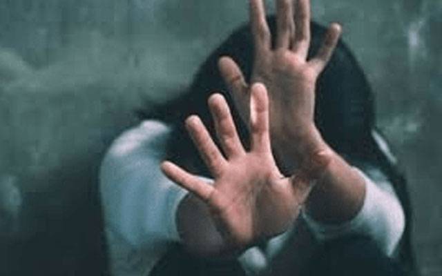 لاہور میں تھانیدار کی لڑکی سے زیادتی کا کیس، مقدمہ میں جائے وقوعہ کا ذکر ہی نہیں
