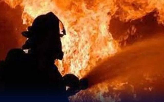 غوثیہ پارک ٹمبر مارکیٹ میں جوتے بنانے والی فیکٹری میں آتشزدگی