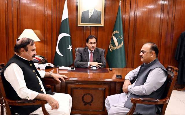 اسپیکر قومی اسمبلی ایاز صادق سے پی ٹی آئی کے چیف وہیپ عامر ڈوگر کی ملاقات ؛ مذاکرات کی دعوت