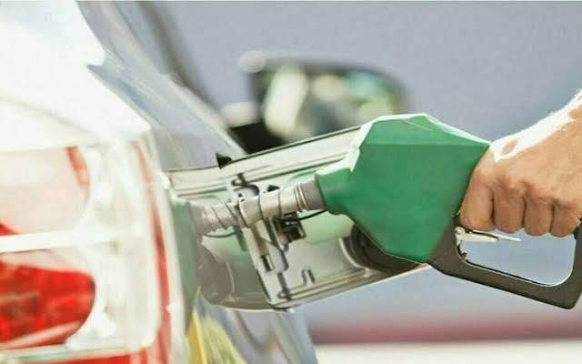 بھارتی آٹو مارکیٹ میں نیا رجحان، متبادل ایندھن والی گاڑیوں کی مانگ بڑھ گئی