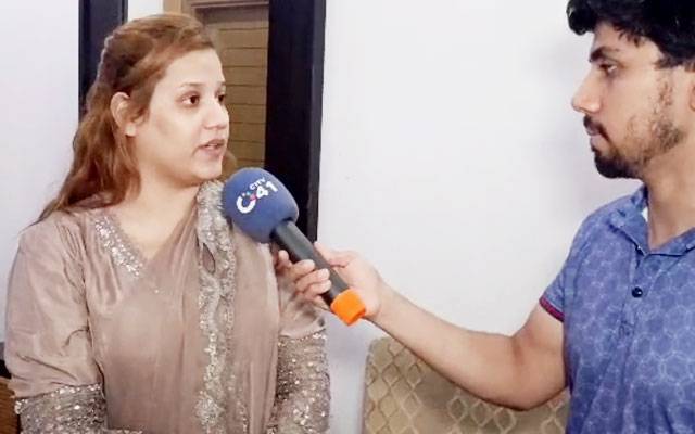 فیصل آباد میں سٹیج اداکارہ حنا شیخ کی گاڑی پر فائرنگ، مقدمہ درج