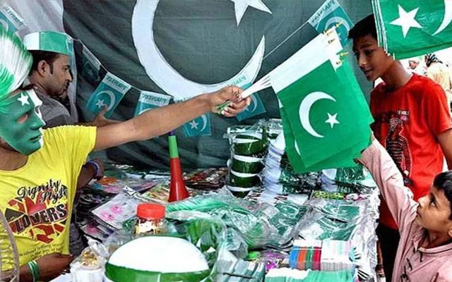 جشن آزادی کی تیاریاں، سٹالز پر خریداروں کا رش