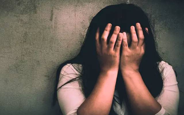 33 سالہ اداکارہ سے مبینہ زیادتی کا الزام، 73 سالہ فلم ڈائریکٹر گرفتار
