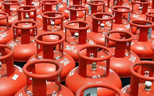 سرکاری نرخ کاغذوں تک محدود، ایل پی جی 450 روپے فی کلو تک پہنچ گئی