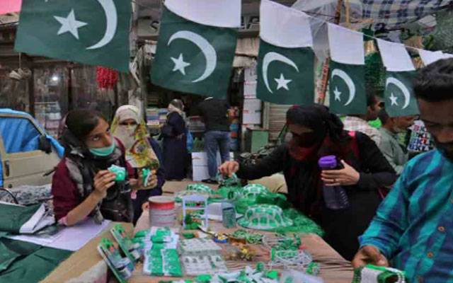 جشنِ آزادی قریب، اردو بازار میں خریداروں کا تانتا بندھ گیا