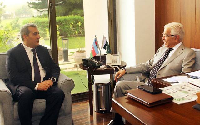 وزیر دفاع خواجہ آصف سے آذربائیجان کے رخصت ہونے والے سفیر کی ملاقات