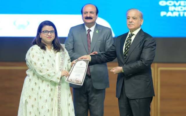 یوتھ پالیسی کی تیاری اور شاندار خدمات: وفاقی وزیر آئی ٹی کو وزیر اعظم کی جانب سے تعریفی سند