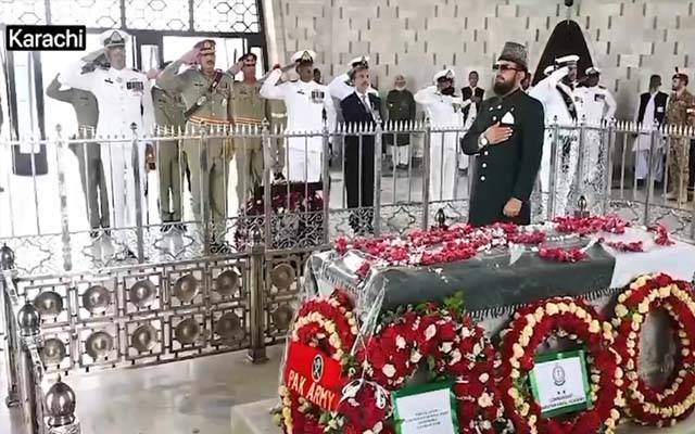 پاکستان  کا 79واں یوم آزادی،کور کمانڈر کراچی کی مزارقائد پرحاضری