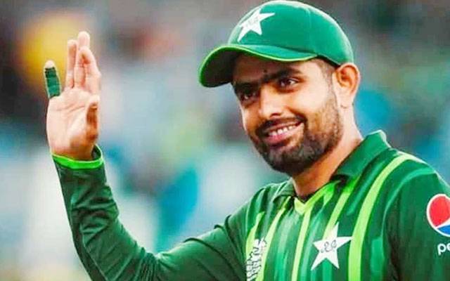 بابر اعظم کو پریکٹس میچ کے دوران ہاتھ پر گیند لگ گئی، میچ سے باہر