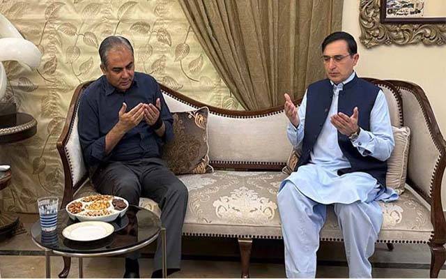 محسن نقوی کی بیرسٹر گوہر سے ملاقات، والدہ کے انتقال پر تعزیت