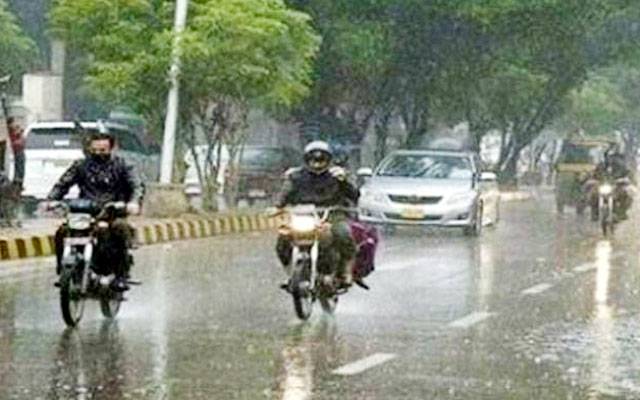 لاہور میں حبس اور گھٹن برقرار، بارش کے امکانات موجود