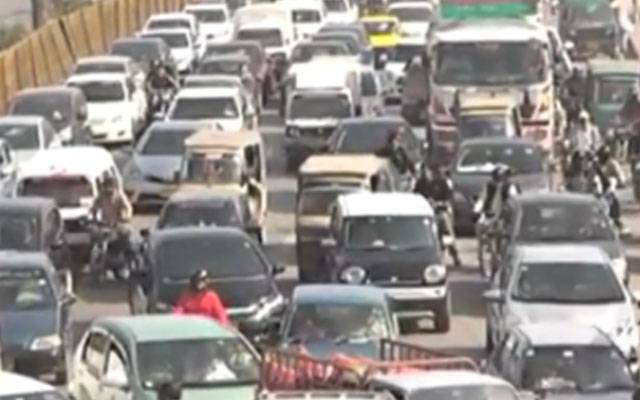 لاہور میں خطرناک ڈرائیونگ کرنے والوں کے خلاف  کریک ڈاؤن،مقدمات درج