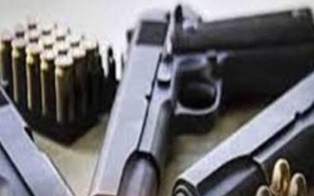 سوشل میڈیا پر اسلحہ کی نمائش کرنے والا ملزم گرفتار، پستول اور گولیاں برآمد 